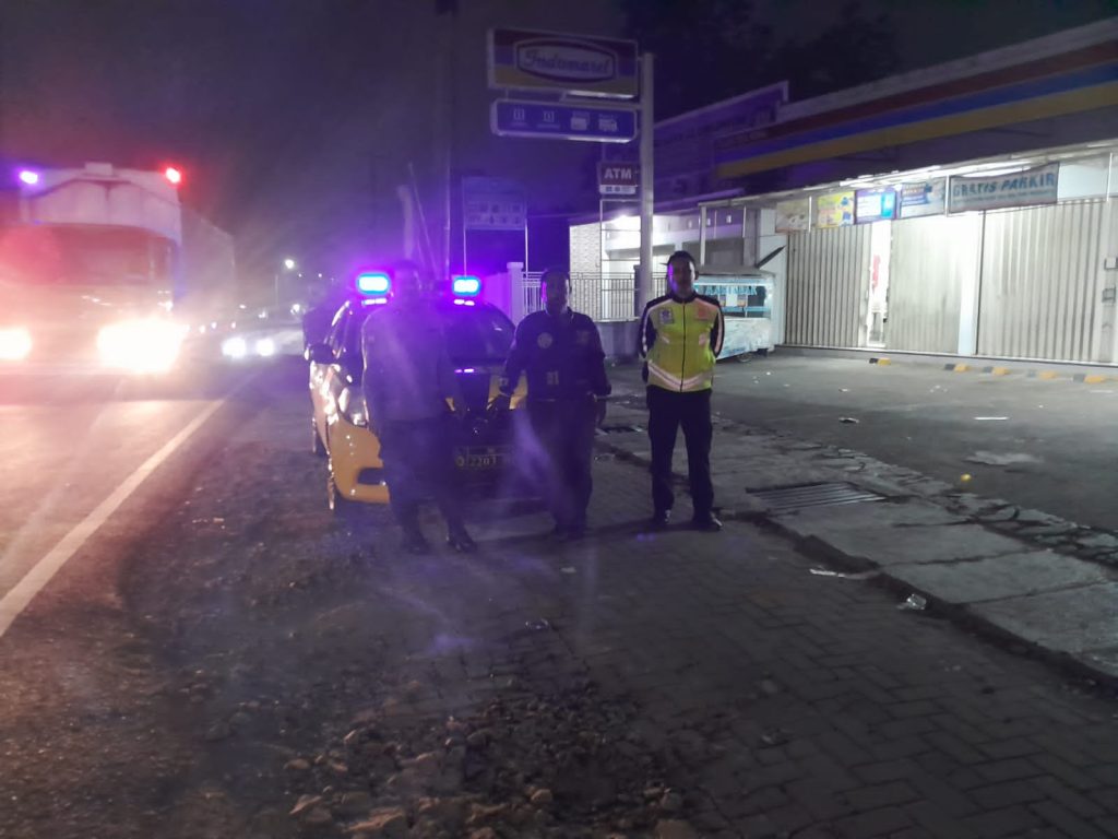 Antisipasi Gukamtibmas, anggota patroli  Polsek Warudoyong Polres Sukabumi Kota Gencar Laksanakan Patroli Malam Hari.