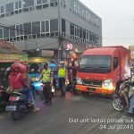 Antisipasi Kemacetan Pagi, Unit Lantas Polsek Sukalarang Melaksanakan Gatur Lalin Saat Jam Masuk Karyawan