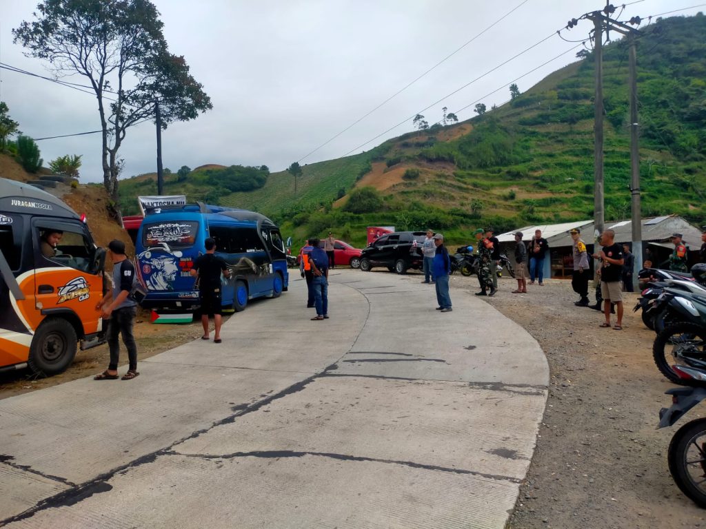 Polres Garut Lakukan Pengamanan Aksi Mogok Ratusan Sopir Elf