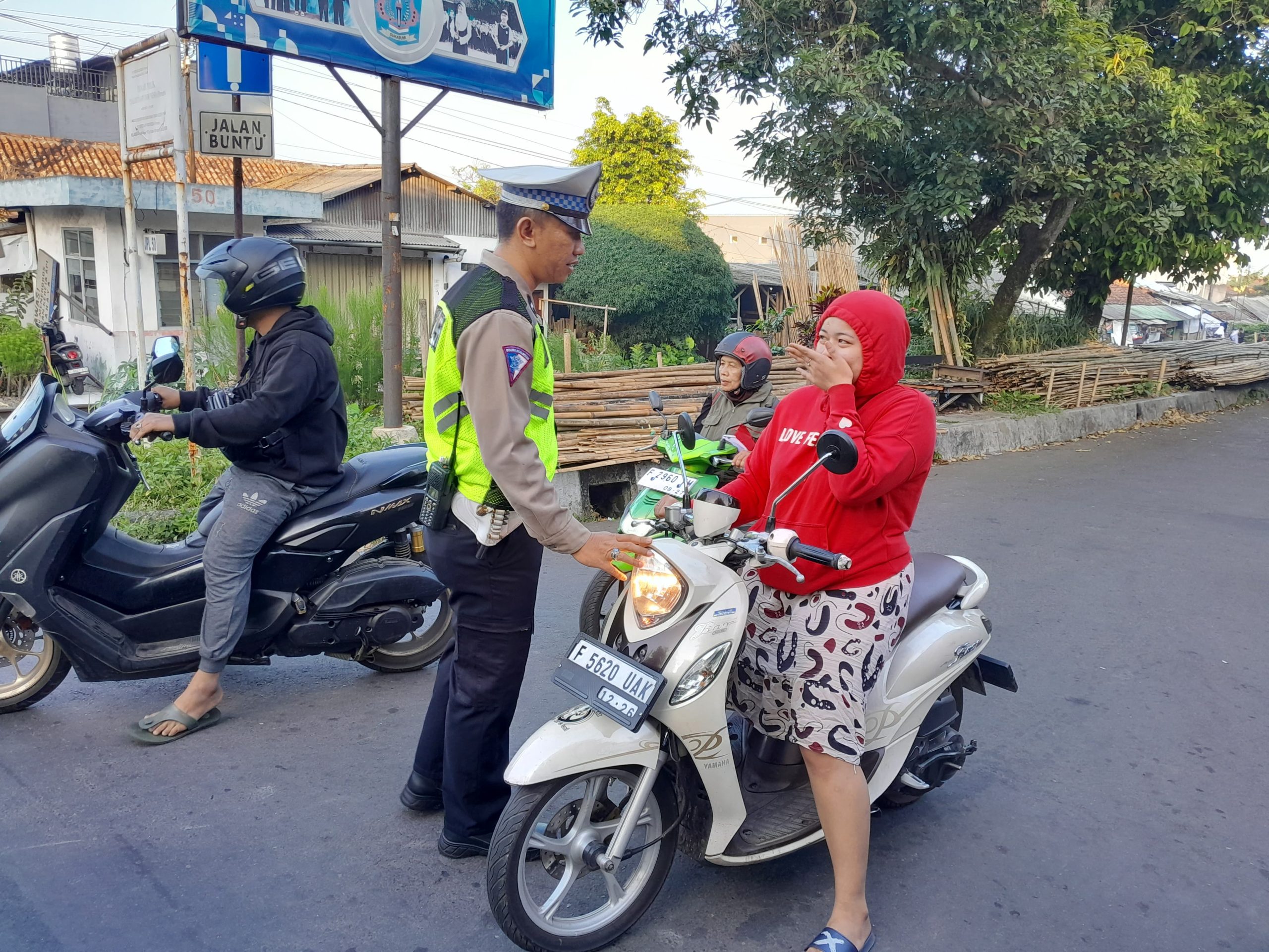 Unit lantas Polsek Warudoyong Polres Sukabumi Kota laksanakan Dikmas Lantas