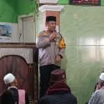 Jalin silaturahmi dengan warga,Kapolsek Cisaat melaksnakan salat Jum’at Keliling