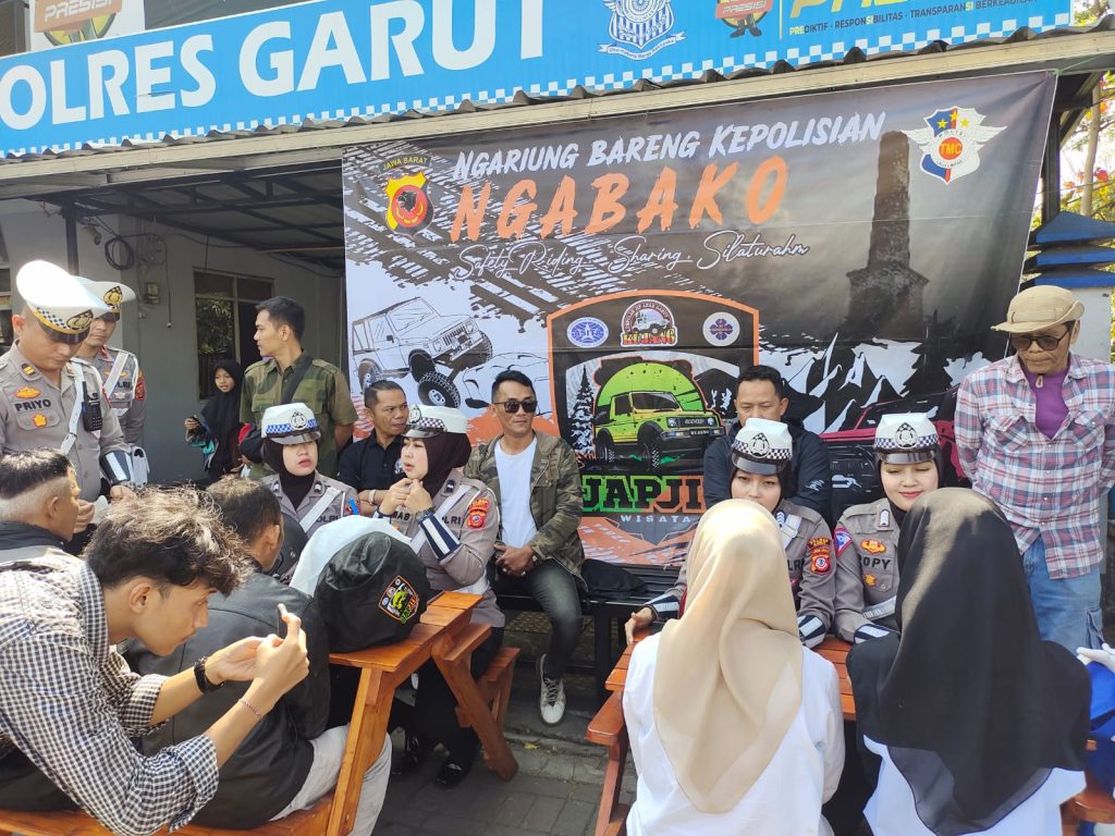 Polres Garut Gelar Operasi Patuh Lodaya Bagikan Helm dan Edukasi Lalu Lintas