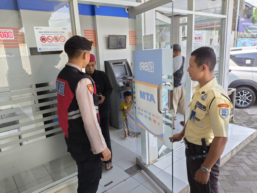 Atm Bank BRI. Polri bersama security BRI infeksi sistem keamanan CCTV perbankkan.