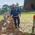 Bhabinkamtibmas Polsek Sukabumi Melaksanakan Sambang ke warga Desa