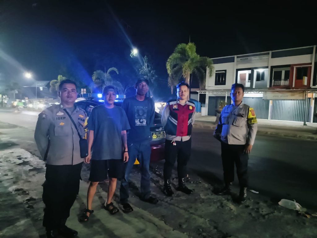 Antisipasi Gukamtibmas, anggota patroli  Polsek Warudoyong Polres Sukabumi Kota Gencar Laksanakan Patroli Malam Hari.