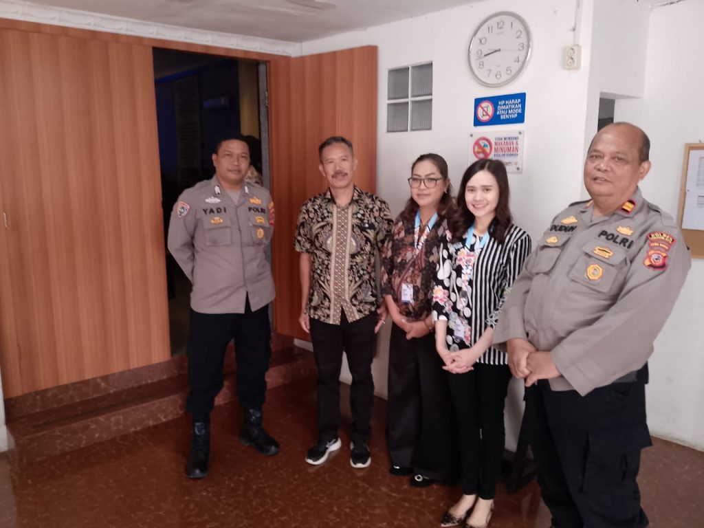 Minggu Kasih, Polsek Cisaat  Berikan Pengamanan Ibadah Kebaktian Minggu Gereja GBI MNCC Sukabumi