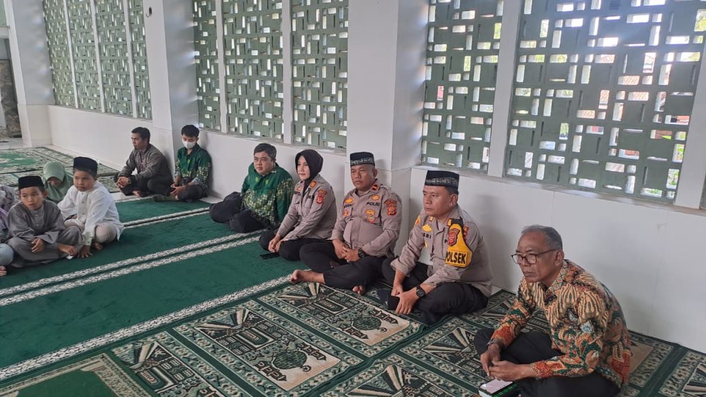 Kapolsek Citamiang Silaturahmi bersama Warga Persyarikatan Muhammadiyah dan Aisyiyah Kota Sukabumi.