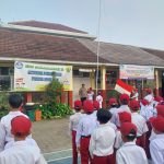 Panit Binmas Polsek Cisaat jadi Pembina Upacara Hari Senin di Sekolah Dasar