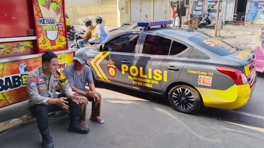 Bhabinkamtibmas Polsek Cikole Laksanakan Sambang Dengan Juru Parkir