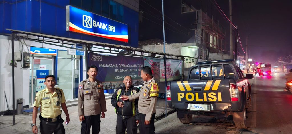 Polsek Sukalarang Patroli Malam Hari Kontrol ATM BRI Cegah Kejahatan Perbankan