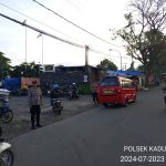 Giat Gatur Anggota Polsek Kadudampit Antisipasi Kemacetan dan rawan laka lantas.