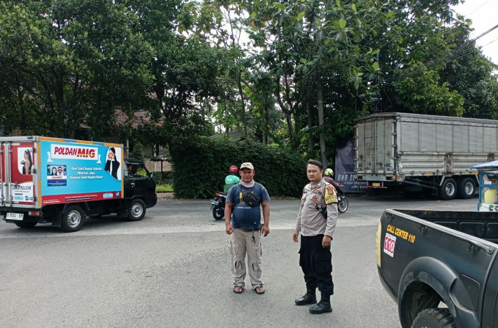 Patroli Siang Hari, Upaya Antisipasi Polsek Kebonpedes Cegah Gangguan Kamtibmas