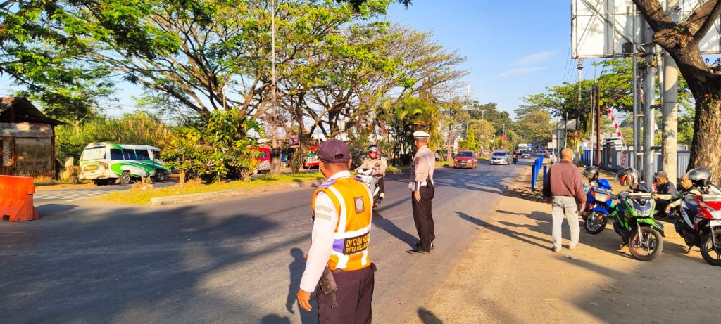 Turjawali pagi hari, bentuk pelayanan personil polsek baros kepada masyarakat.