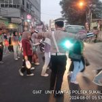 Antisipasi Kemacetan Pagi, Unit Lantas Polsek Sukalarang Laksanakan Gatur Lalin Saat Jam Masuk Karyawan