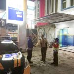 Pantau Situasi, Polsek Cikole Rutinkan Giat Patroli Pada Malam Hari