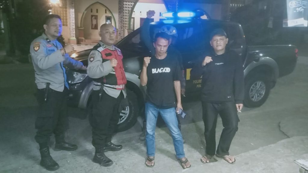 Polsek Cibeureum laksanakan Patroli Strong Point Malam Hari Wujudkan Situasi Kamtibmas Yang Aman