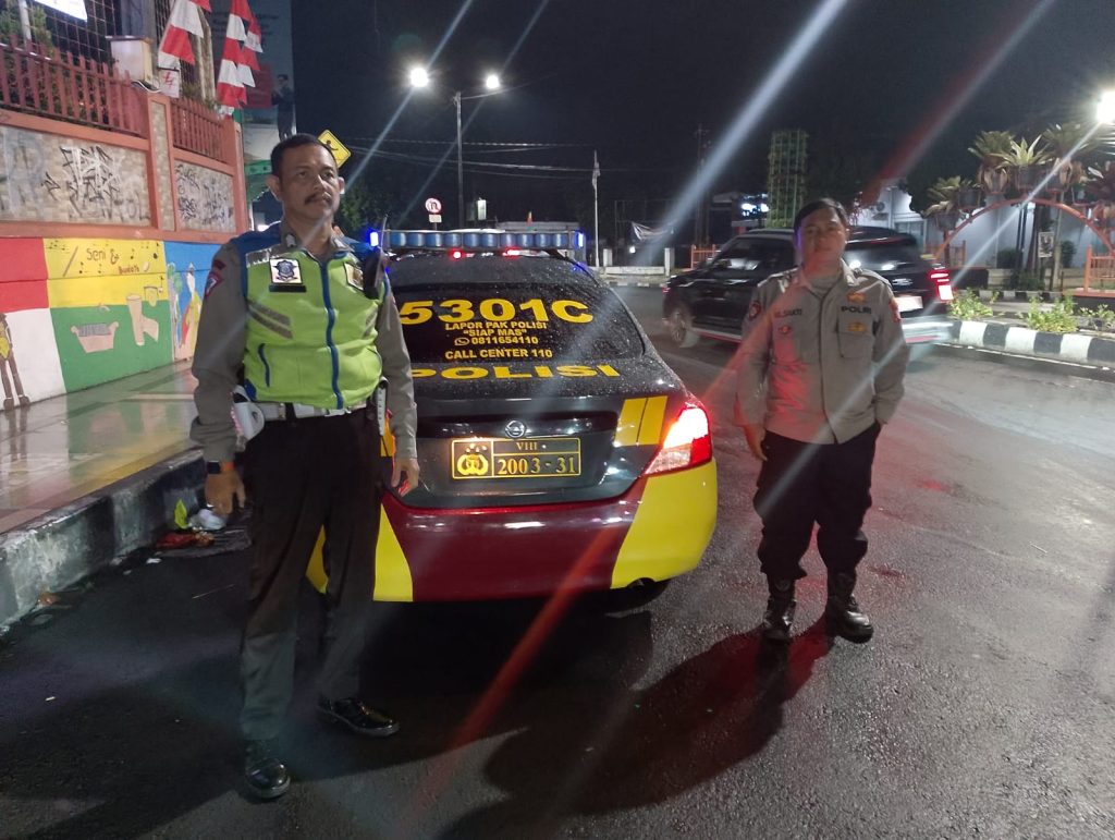 Polsek Cikole Rutinkan Giat Patroli Malam