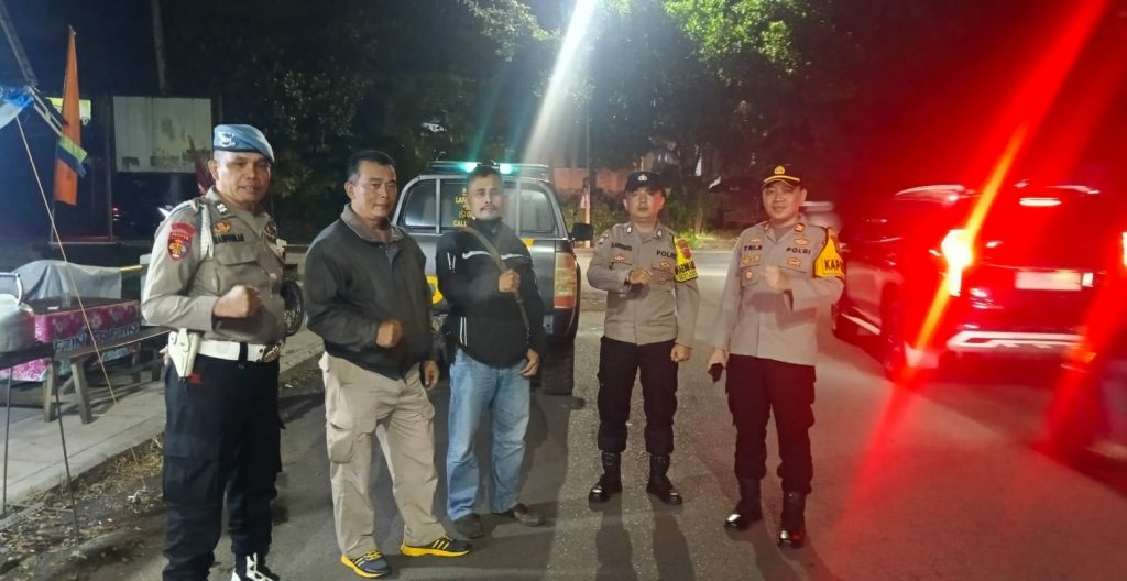 Kapolsek Kebonpedes Pimpinan Patroli KRYD di Pertigaan Ciseke Antisipasi Gukamtibmas Malam Minggu