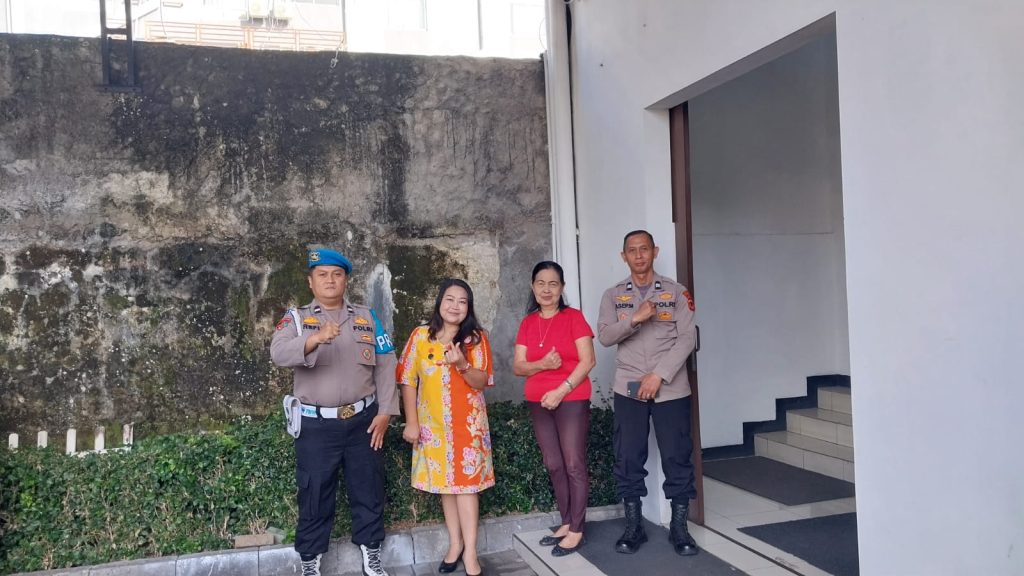 Polsek Kadudampit Laksanakan pengamanan gereja GBI indokuring kota sukabumi