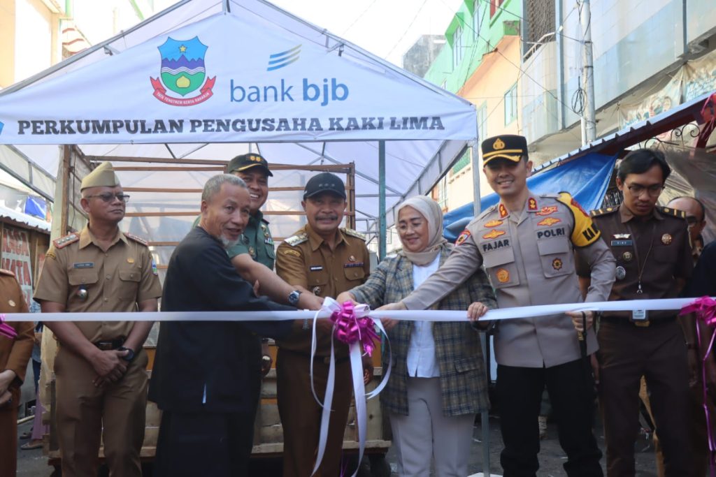 Kapolres Garut Turut Hadiri Kegiatan Launching Relokasi Sementara Pkl Kabupaten Garut