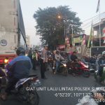 Strong Point, Polsek Sukalarang Gatur Lalu Lintas Pagi Demi Kelancaran Jalan pasca Masuk Karyawan