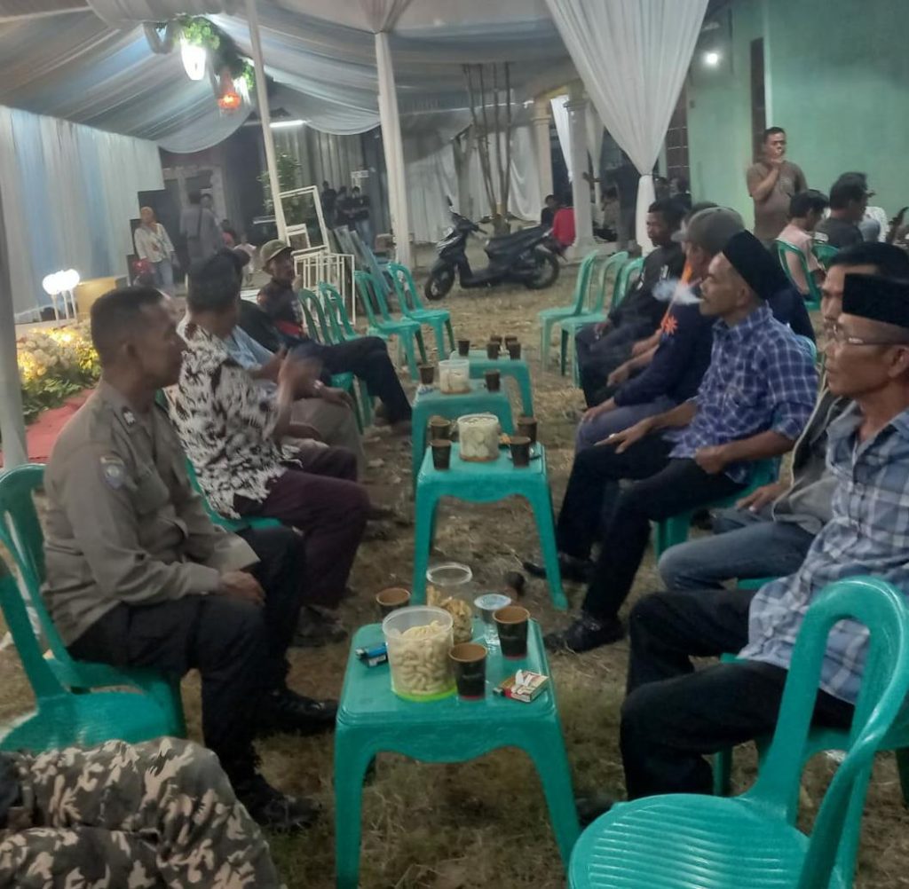 Bhabinkamtibmas Battembat Polsek Kedawung sapa warga