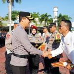 Puluhan Personil dan Masyarakat Mendapat Penghargaan dari Kapolresta Bandung