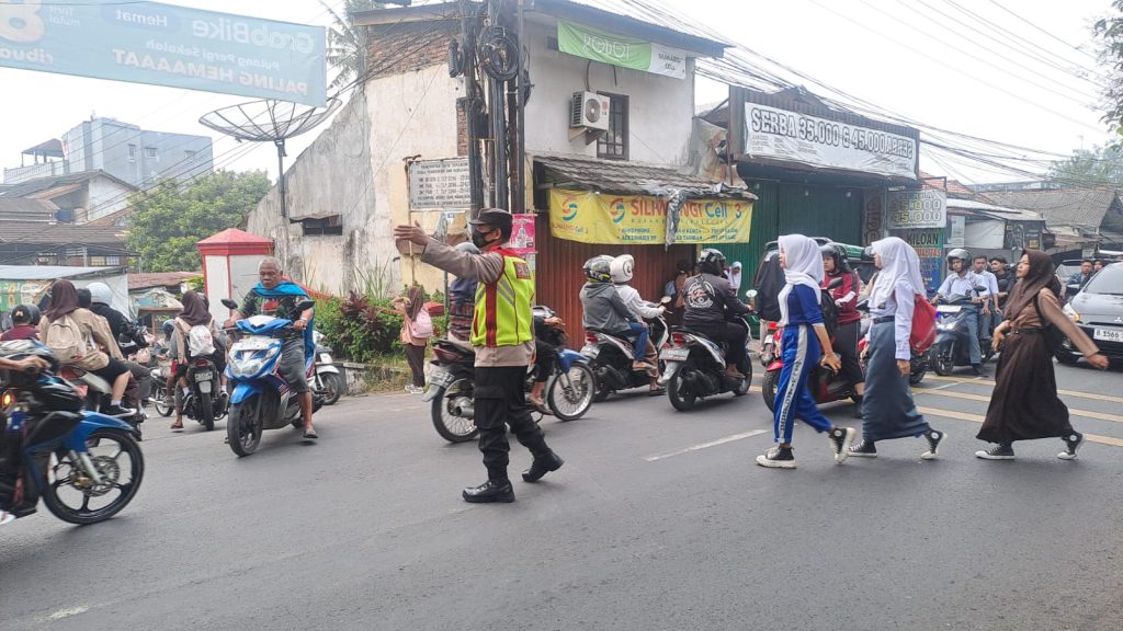 Gatur Pagi Hari, Polsek Citamiang Sebagai Bentuk Pelayanan Kepada Masyarakat