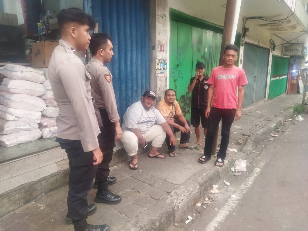 Guna menciptakan Keamanan dan Kondusif, Polsek Citamiang Patroli Dialogis.