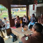 Ngariung bareng bersama Kapolsek Baros dengan warga Rw. 010 Caringin Baros menyampaikan pesan kamtibmas