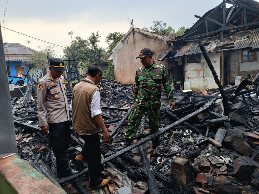 Kapolsek Sukaraja Cek Lokasi Kebakaran Rumah