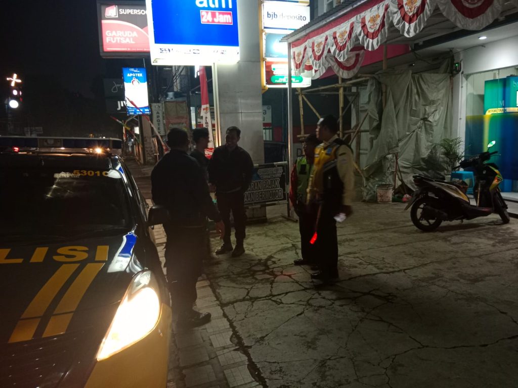 Polsek Cikole Giatkan Patroli Malam, Untuk Antisipasi Terjadinya Gangguan Kamtibmas