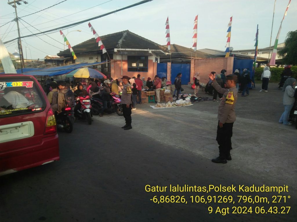 Giat Gatur Anggota Polsek Kadudampit Antisipasi Kemacetan dan rawan laka lantas