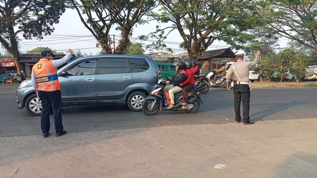 Wujudkan tertib lalulintas. Polsek baros dengan Kemenhub tingkatkan pelayanan gatur pagi