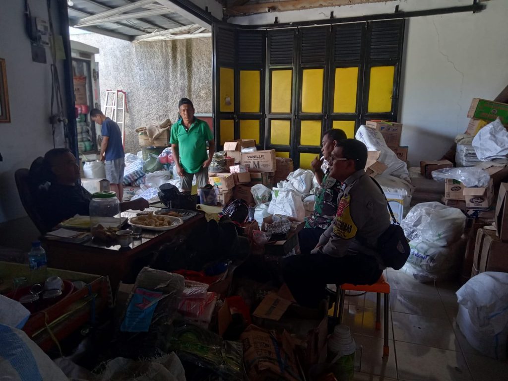 Sinegritas  TNI POLRI  Sambangi  Warga Berikan Himbauan Pesan Kamtibmas