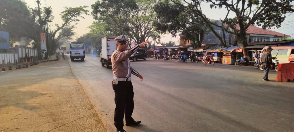 Wujudkan Kamtibcarlantas, Polsek Baros laksanakan Gatur pagi