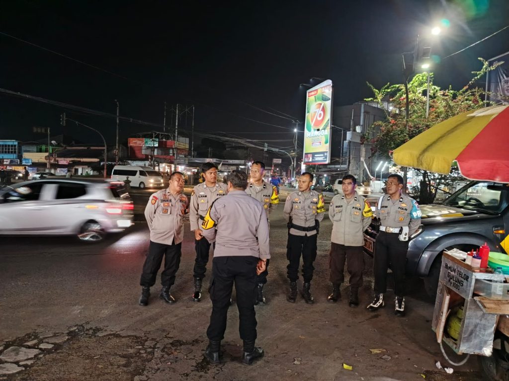 Kapolsek Lembursitu  Pimpin Apel  KRYD Antisipasi Malam Minggu