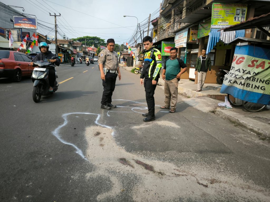 Sat Lantas Polres Sukabumi Kota Cek TKP Laka Lantas