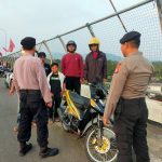 Giat Preventif, Unit Patroli Samapta Polsek Cibeureum Berpatroli dan Sambangi Warga