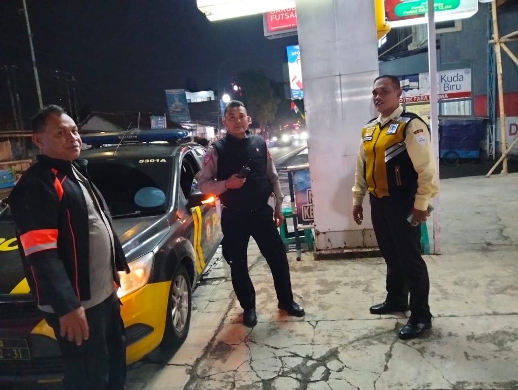 Jaga Kamtibmas, Polsek Cikole Laksanakan Giat Patroli Wilayah Pada Malam Hari