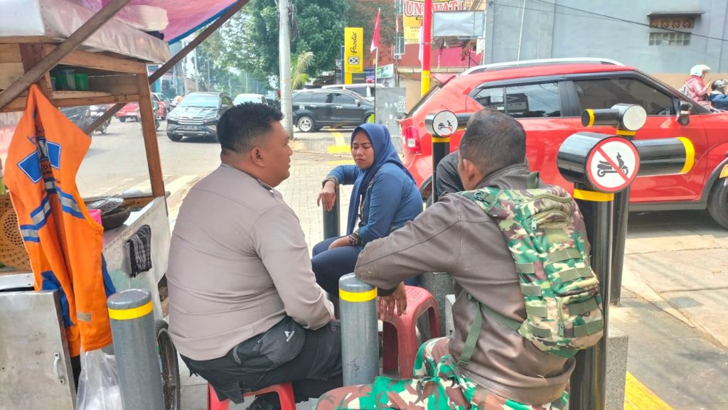 Sambangi Warga Polisi di Kota Sukabumi Sampaikan Imbauan Kamtibmas