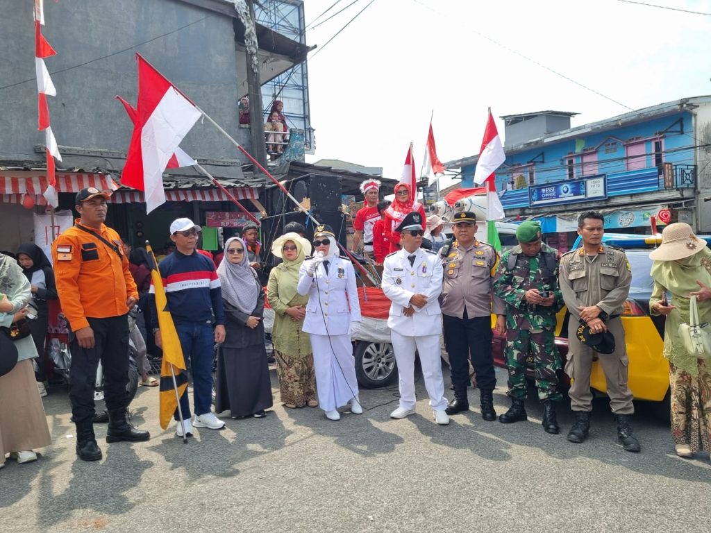 Kapolsek Sukalarang Pimpin Pengamanan Karnaval Memperingati Hari Kemerdekaan RI Ke 79 Tingkat Kecamatan Sukalarang