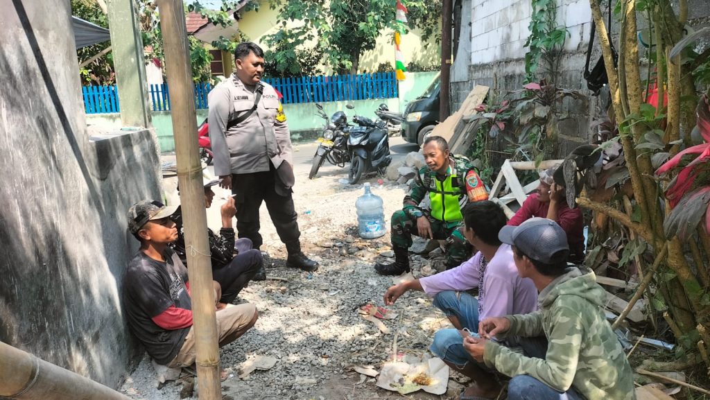 Sambangi Warga Polisi di Kota Sukabumi Sampaikan Imbauan Kamtibmas