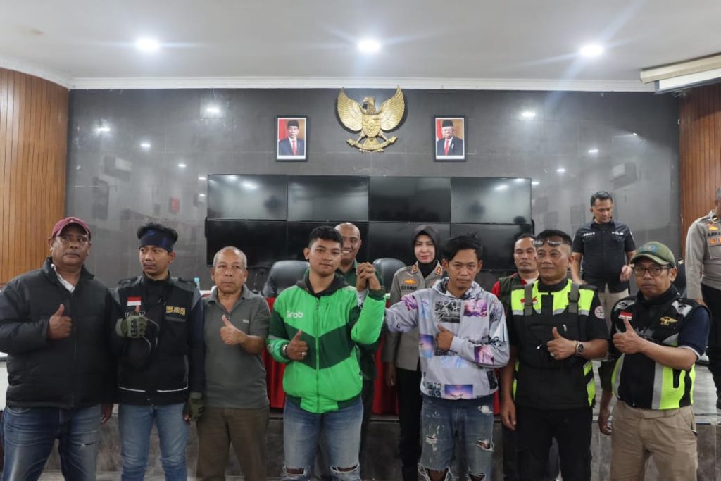 Difasilitasi Polres dan Dishub, Pengemudi Ojol dan Angkot Sepakat Damai