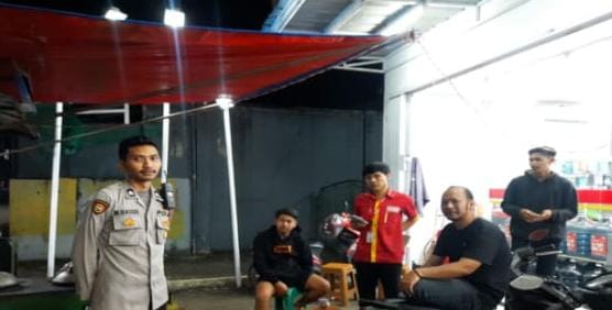 Polsek Cireunghas Patroli Malam Sambangi Minimarket Antisipasi Gangguan Kamtibmas