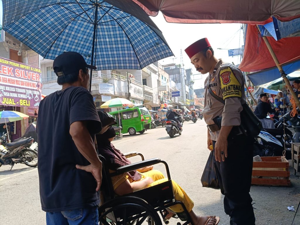 Datangi Warga Langsung, Babinkamtibmas Berikan Himbauan Gukamtibmas