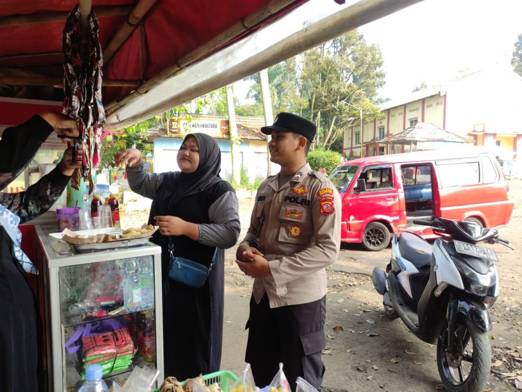 Patroli mobile rutin Polsek Kadudampit untuk mengantisipasi gangguan kamtibmas  di wilayah hukum polsek kadudampit