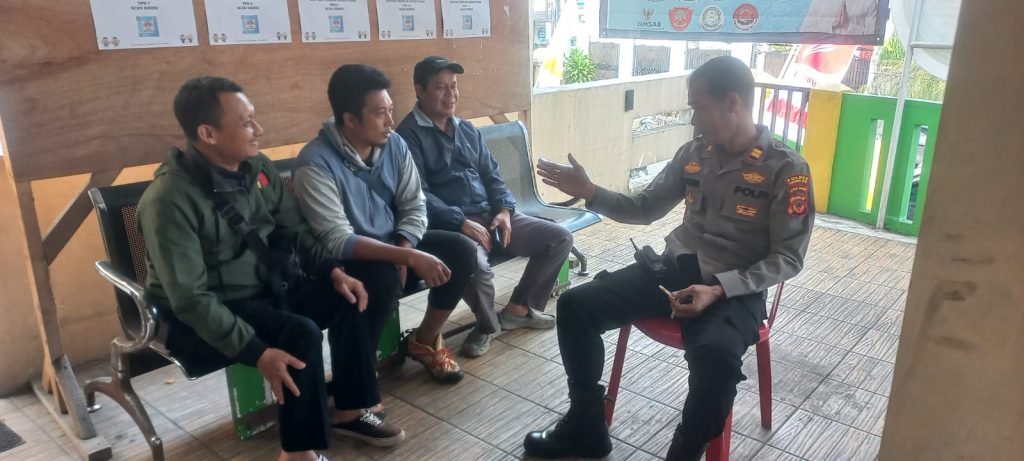 Personil Polsek Sukabumi Dialogis Dengan Tokoh masyarakat untuk Jaga Kamtibmas