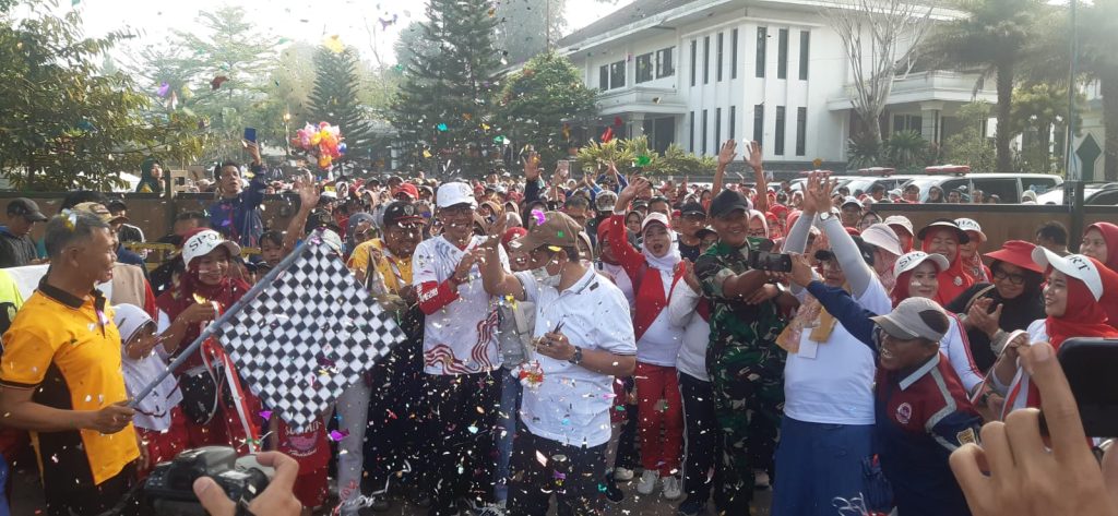 Kapolsek Sukaraja Mengikuti Jalan Santai rangkaian perayaan Hari Jadi Kabupaten Sukabumi ke-154