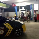 Polisi Sambangi SPBU Malam Hari, Sampaikan Pesan Kamtibmas